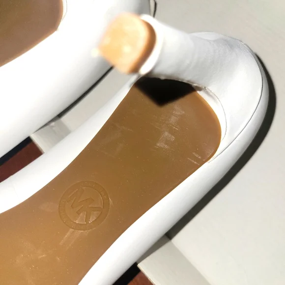 Michael Kors Classic White Heels 5" Heels. New In Box. - Picture 4 of 9